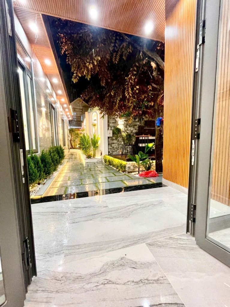 SỞ HỨU NGAY NHÀ VƯỜN LUNG LUNH TRONG LÒNG THÀNH PHỐ . 6x25, 150M2 ,CHỈ 6.8 Tỷ. Tỷ.